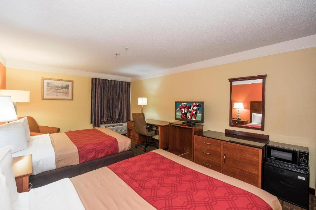 My Home & Suites Madison Ga Εξωτερικό φωτογραφία
