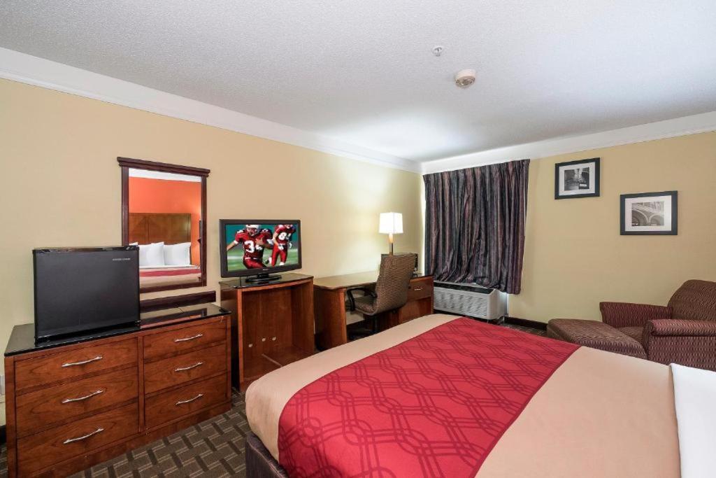 My Home & Suites Madison Ga Εξωτερικό φωτογραφία
